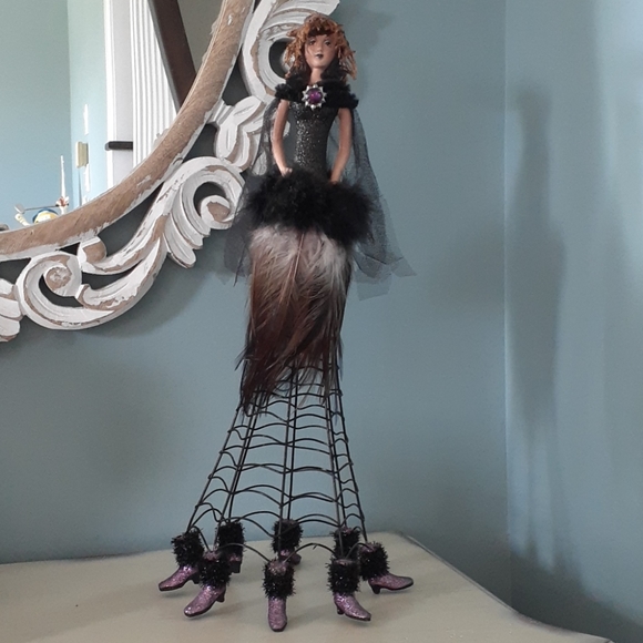 Glamourous Spider Witch - Halloween decor 🍎 - Picture 2 of 7